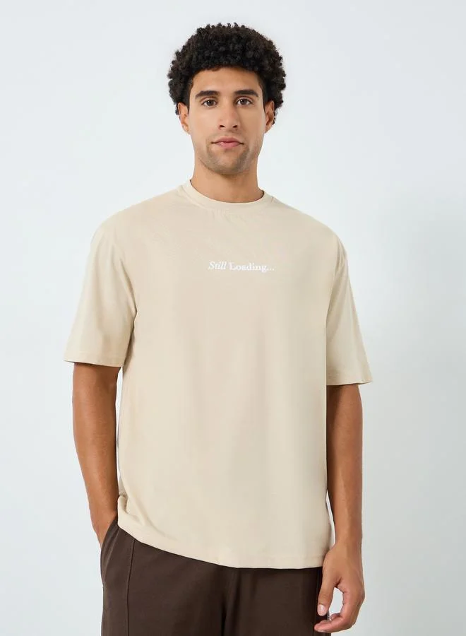 ستايلي تيشيرت بمقاس كبير بطبعة جرافيك